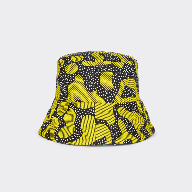 Reversible Bucket Hat In Wax Winter Giraffe