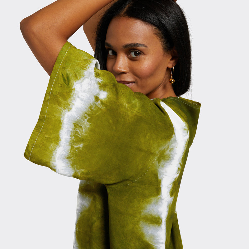 Model wears a Kimono in Tie Dye Intense Green where you can see the sleeve detail.